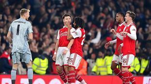 同时他在防 同时他在防